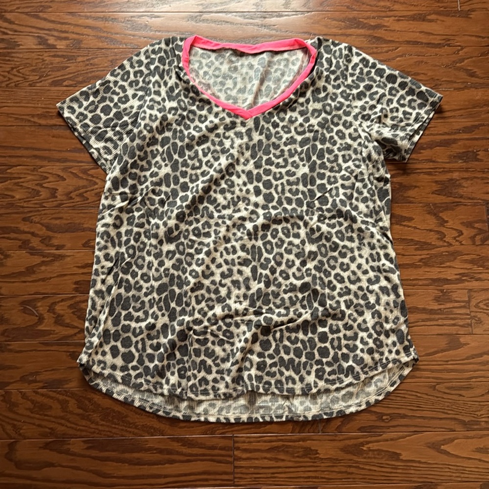 ⭐️Lily J waffle knit tshirt